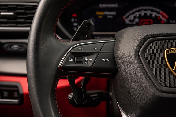 Lamborghini Urus 28 of 30