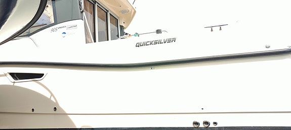 QUICKSILVER 905 PILOTHOUSE 3 of 5