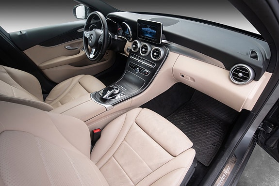 Mercedes-Benz C350 14 of 30