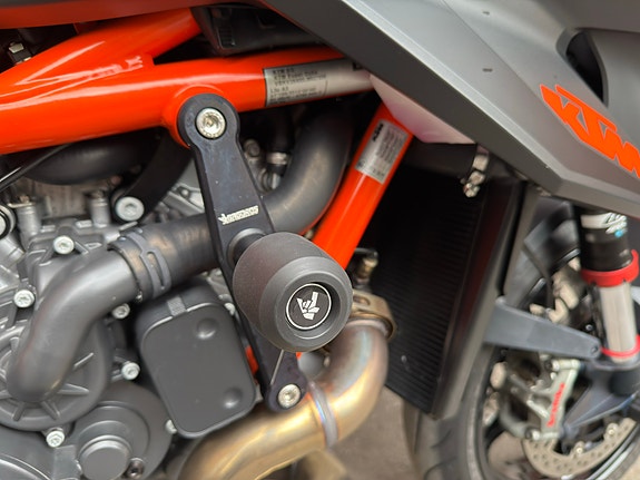 KTM 1290 Super Duke R 12 of 29