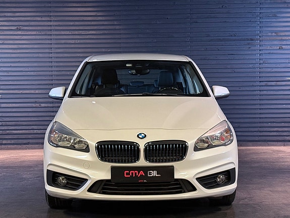 BMW 225xe 3 of 26