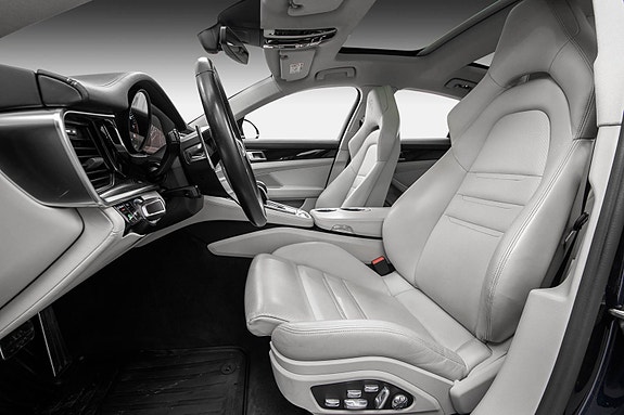 Porsche Panamera 17 of 30