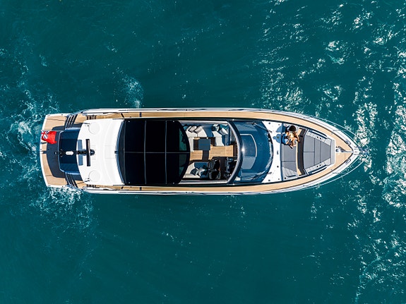 Sunseeker Predator 65 9 of 24