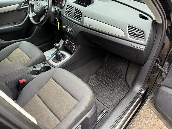 Audi Q3 28 of 30