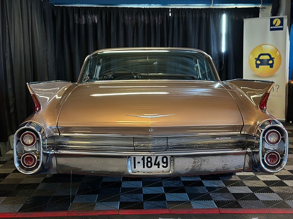 Cadillac Deville 17 of 30
