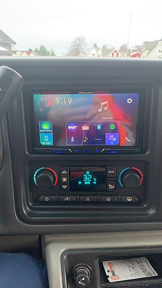Chevrolet Tahoe 4 of 9