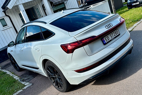 Audi e-tron 3 of 12