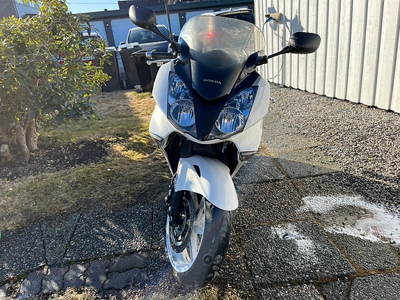 Honda VFR 800 7 of 9