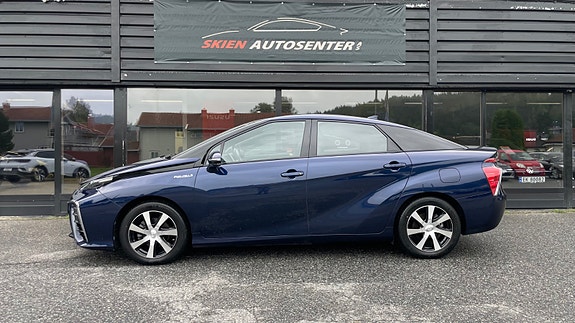 Toyota Mirai 2 of 22