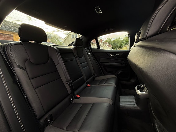 Volvo S60 28 of 30