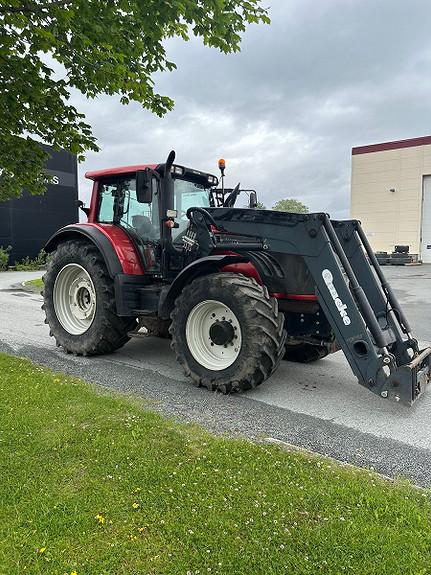 Valtra T202D med Ålø Q75 laster og 1 års bruktforsikring! 2012, kr 679 000,-