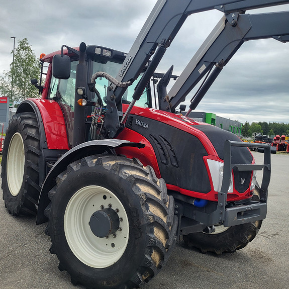 Valtra T213 VERSU 2014, kr 850 000,-