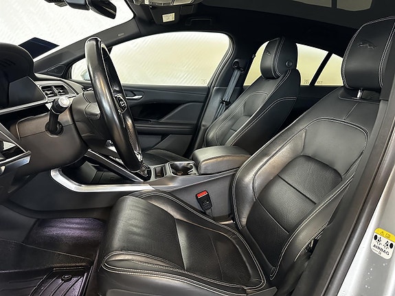 Jaguar I-PACE 11 of 21