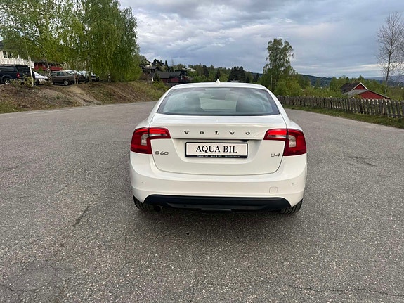 Volvo S60 8 of 30