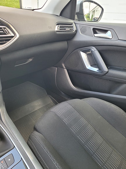 Peugeot 308 5 of 8