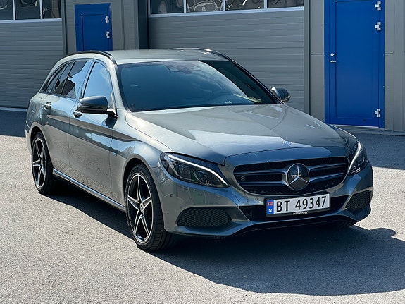 Mercedes-Benz C350 3 of 30