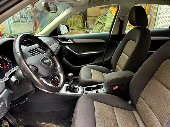 Audi Q3 25 of 30