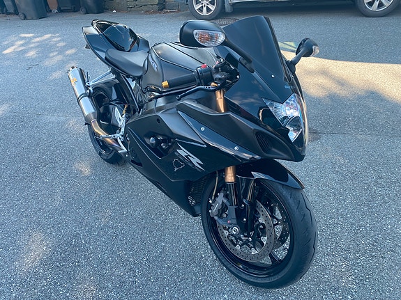 Suzuki GSX-R 1000 K5 2 of 5