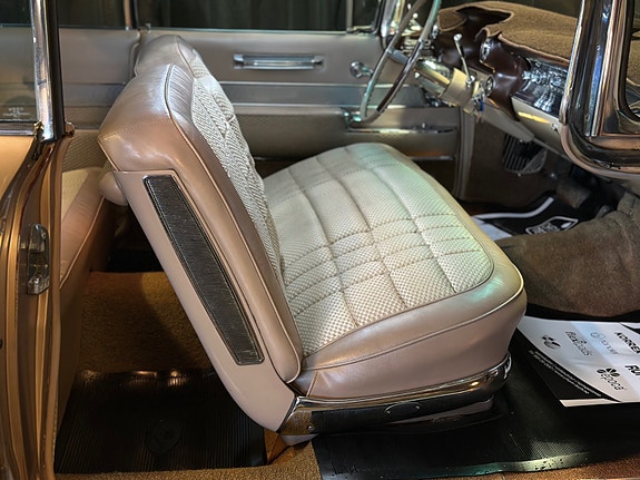 Cadillac Deville 27 of 30