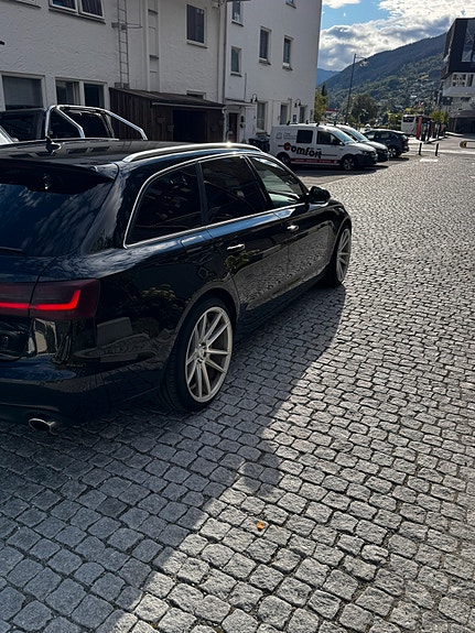 Audi A6 4 of 5