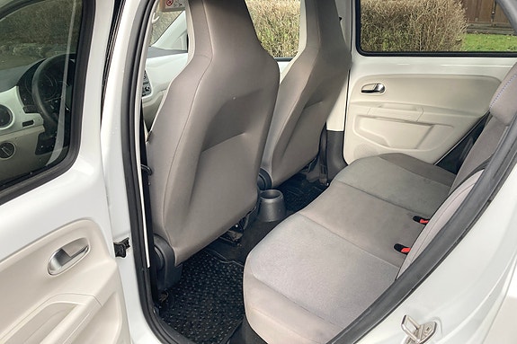Volkswagen UP! 10 of 11