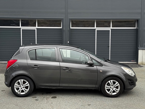 Opel Corsa 2 of 14