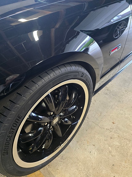 Ford Mustang 9 of 25