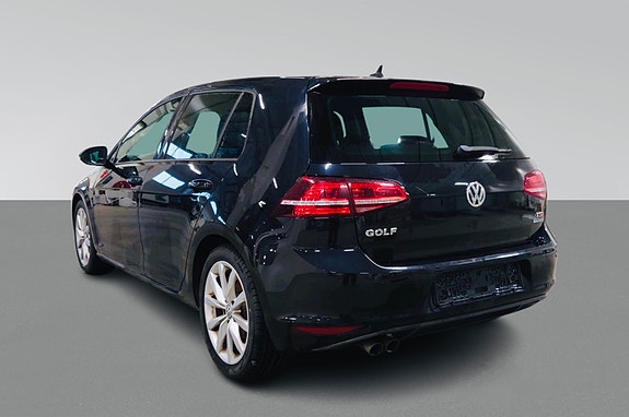 Volkswagen Golf 4 of 5