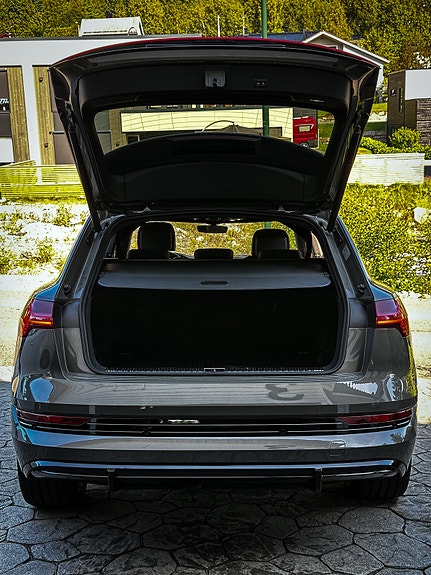 Audi e-tron 23 of 30