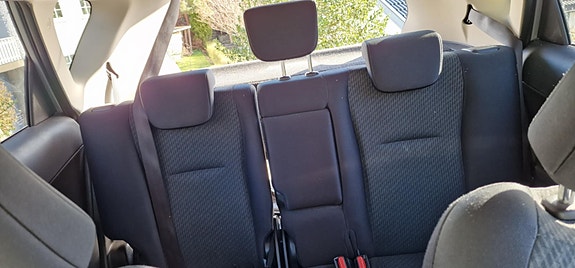 Toyota Verso-S 4 of 5