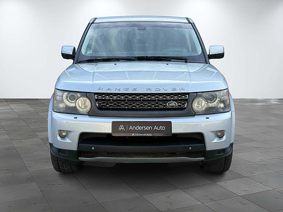 Land Rover Range Rover Sport 16 of 30