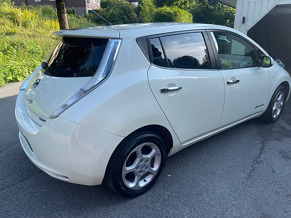 Nissan Leaf 4 of 14
