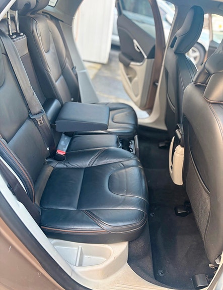 Volvo V40 11 of 18