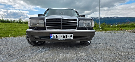 Mercedes-Benz 560 SEL 4 of 28