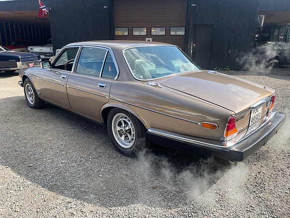 Jaguar XJ 8 of 25