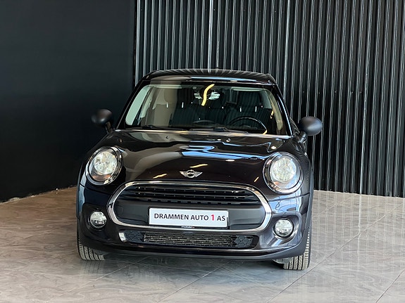 MINI One 3 of 5