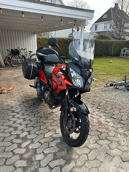 Suzuki DL 650 V-Strom 2 of 5