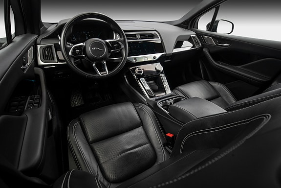 Jaguar I-PACE 11 of 30