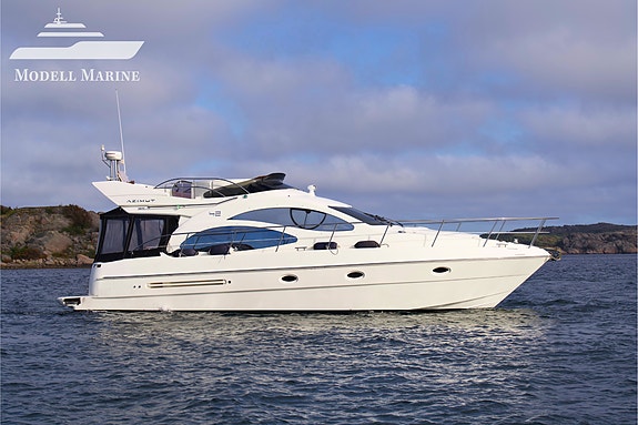 Flott og velholdt Azimut 42 FLY
