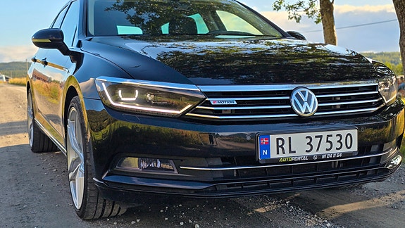 Volkswagen Passat 12 of 30