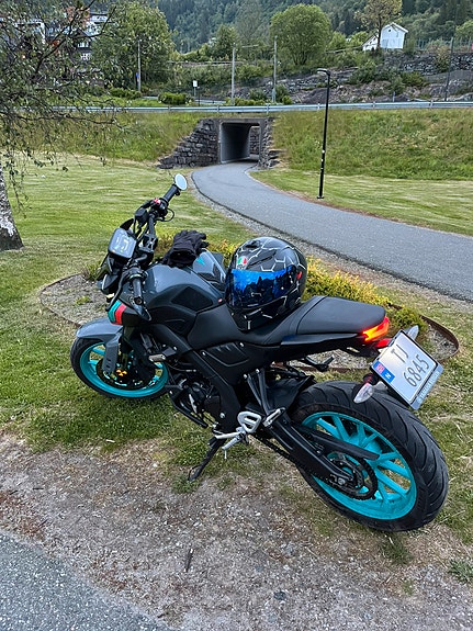 Yamaha MT-125 3 of 22