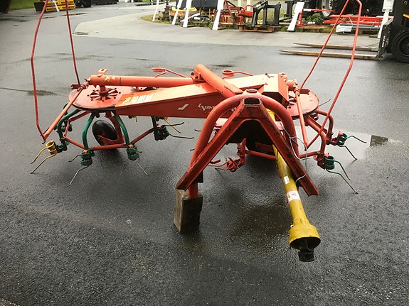Kverneland TA725