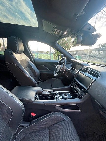 Jaguar F-PACE 25 of 28