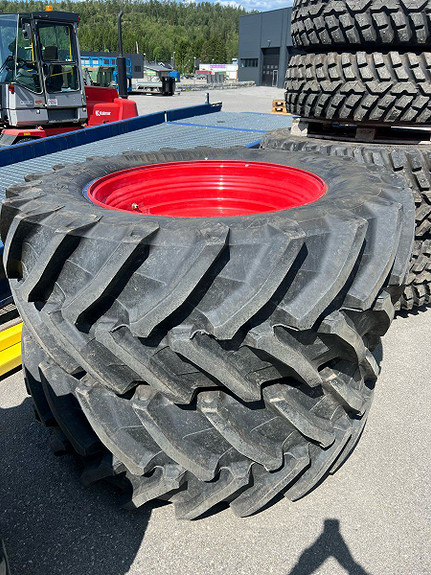 Trelleborg TM800 650/65R42 og 540/65R30