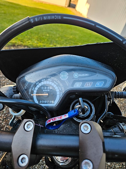 Suzuki DR 125 SM 3 of 6