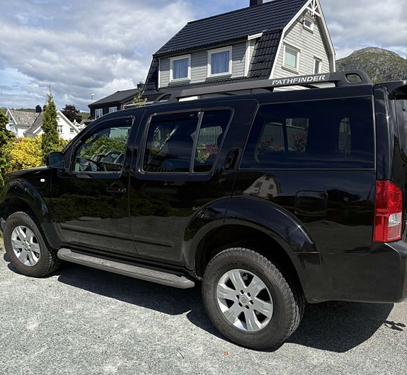 Nissan Pathfinder 30 of 30