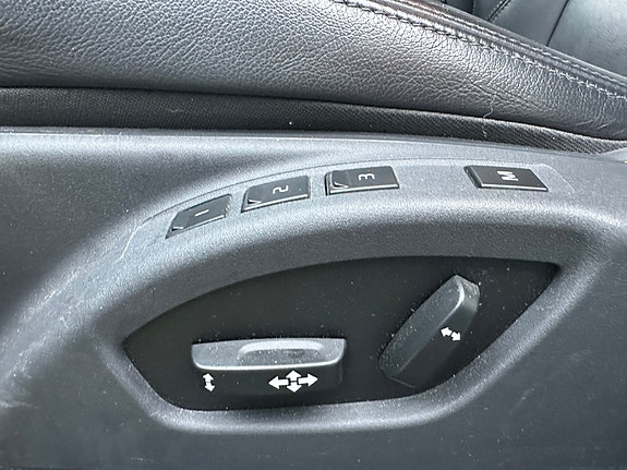 Volvo XC60 10 of 17