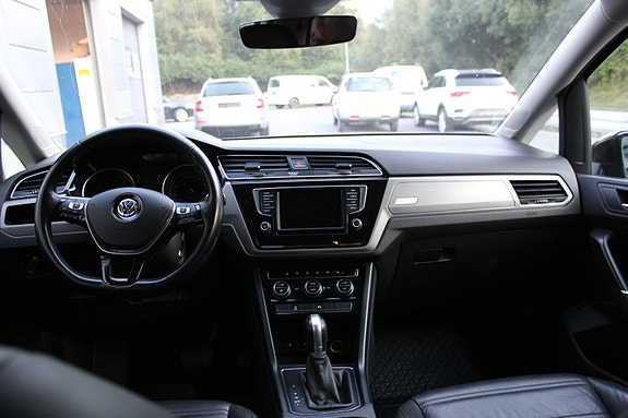 Volkswagen Touran 20 of 29