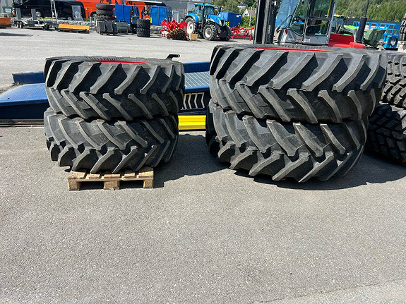 Trelleborg TM800 650/65R42 og 540/65R30