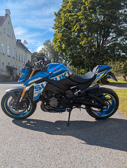Suzuki GSX-S 1000 3 of 5